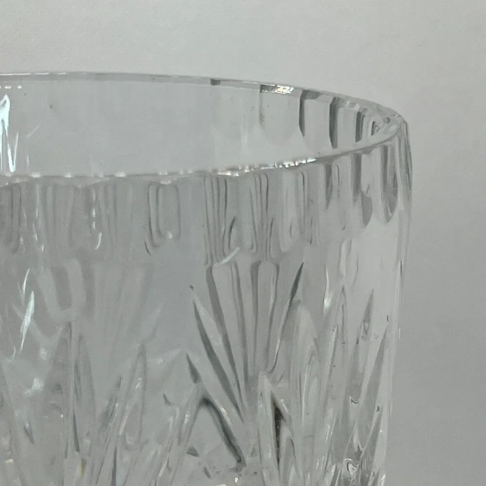 CRYSTAL CLEAR INDUSTRIES CUT 24% LEAD CRYSTAL VASE 8